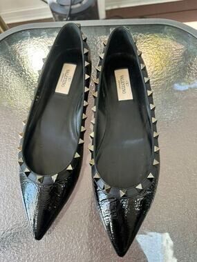 Valentino Garavani Black Patent Rockstud Ballet Flats Size 38 VGUC